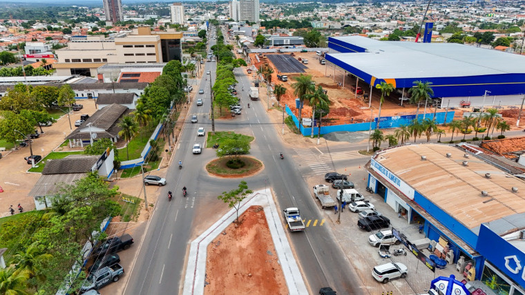 Avenida Filadélfia terá novos semáforos e faixas elevadas para receber o Assaí Atacadista