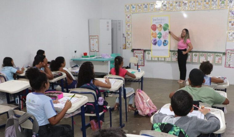 Prefeitura de Porto paga salários de janeiro já com reajuste do piso do magistério em 2026