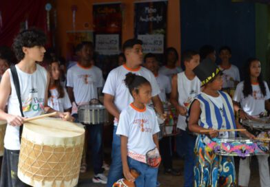 Com batuques e cortejos, Tambores do Tocantins mantêm viva a tradição do carnaval de rua