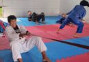 Professor oferece aulas gratuitas de Jiu-Jitsu para crianças e adolescentes no setor Taquari