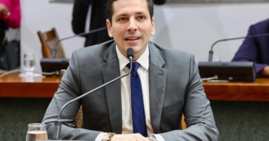 Com atuação de Olyntho, IPVA zero para veículos elétricos e híbridos avança e é ampliado no Tocantins