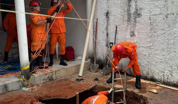 Trabalhador fica soterrado até a cintura após desmoronamento de fossa em Araguaína