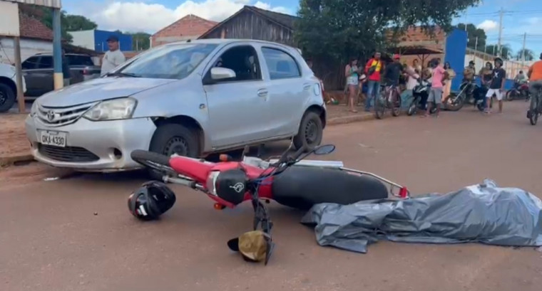 Abertura de porta de carro provoca acidente seguido de atropelamento fatal em Araguaína