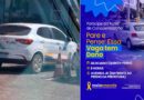 Carro oficial de prefeitura estaciona em vaga para idosos logo após ação de conscientização