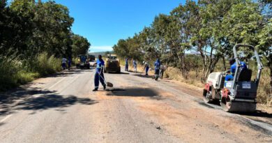 Após reclamações e avanço dos buracos, TO-280 começa a receber manutenção emergencial