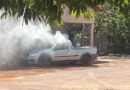 Carro pega fogo e ação rápida de policiais evita explosão no centro de Marianópolis (TO)