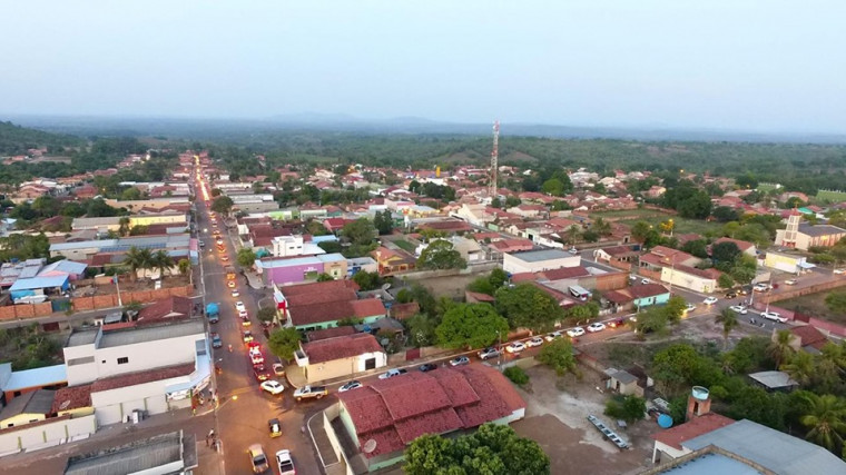 Matadouro com carne a céu aberto e dejetos em área ambiental é investigado no Tocantins