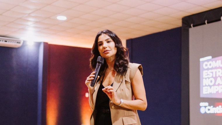 Cíntia Chagas lota evento em Araguatins e mostra como a comunicação pode transformar negócios