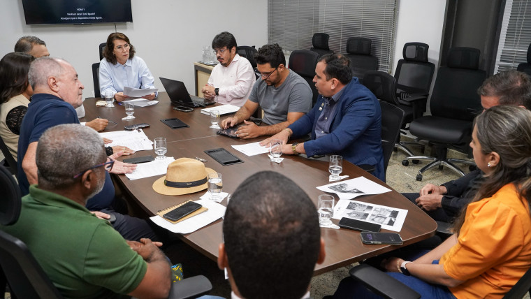 Comércio ambulante de Palmas tem ligações clandestinas de água e luz e descarte de esgoto