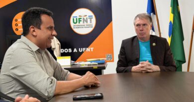 Em visita à UFNT, Fábio Vaz assume compromisso com emendas para universidades públicas Em visita à UFNT, Fábio Vaz assume compromisso com emendas para universidades públicas