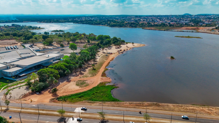 Mesmo liberada para banho, Prefeitura recomenda evitar Prainha da Via Lago neste fim de semana