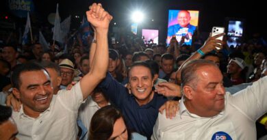 Ao lado de Dorinha, Gaguim oficializa candidatura ao Senado e reforça aliança com Eduardo Gomes Ao lado de Dorinha, Gaguim oficializa candidatura ao Senado e reforça aliança com Eduardo Gomes