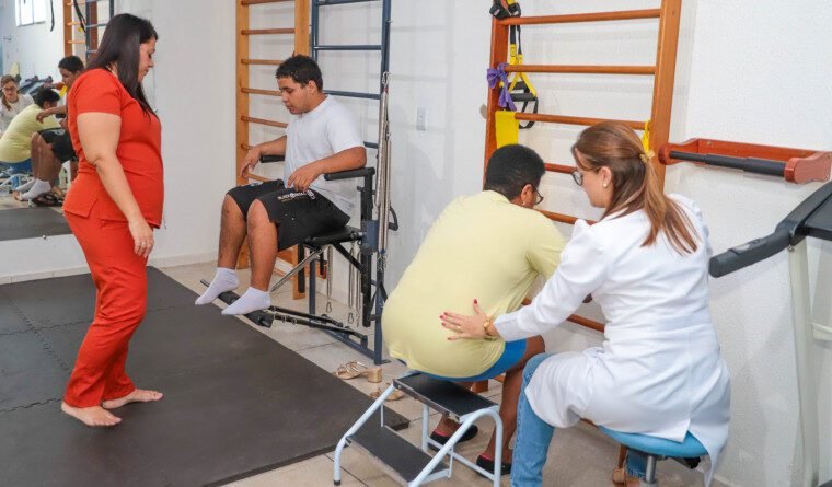 Do medo de cair à liberdade de caminhar: fisioterapia gratuita muda vida de pacientes em Araguaína