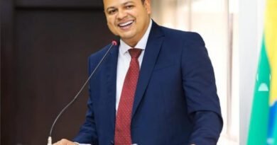 Prefeito recebe quase R$ 500 mil em diárias em apenas um ano, e Ministério Público abre apuração Prefeito recebe quase R$ 500 mil em diárias em apenas um ano, e Ministério Público abre apuração