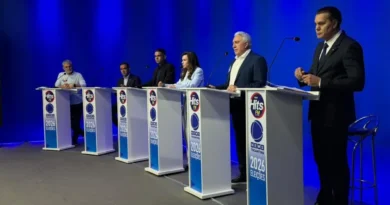 Laurez Moreira ganha protagonismo no primeiro debate ao defender mudança no governo, valorização dos servidores e combate à corrupção