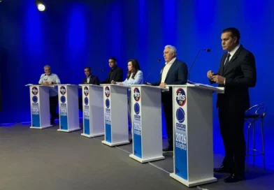 Laurez Moreira ganha protagonismo no primeiro debate ao defender mudança no governo, valorização dos servidores e combate à corrupção