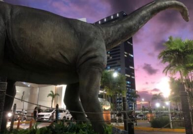 Dinossauros gigantes ‘invadem’ Araguaína em exposição inédita no Tocantins; maior tem 14 metros