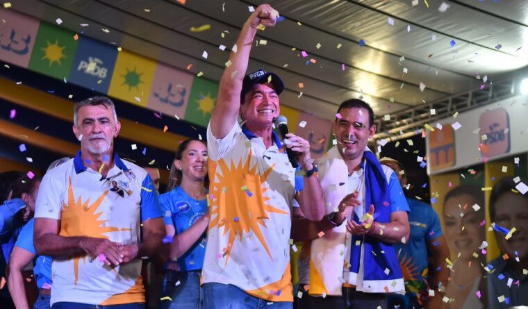 Emocionado, Alexandre promete ‘um novo tempo’ e o maior programa habitacional do Tocantins