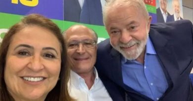 Com Kátia Abreu à frente, campanha de Lula inicia giro por 13 cidades do Bico do Papagaio Com Kátia Abreu à frente, campanha de Lula inicia giro por 13 cidades do Bico do Papagaio