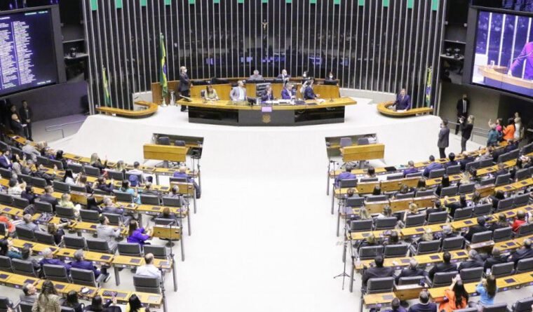 Cinco candidatos a deputado federal já abandonaram disputa no Tocantins; confira os nomes