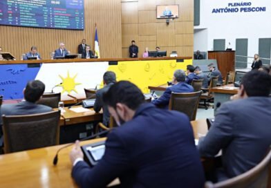 Ata de comissão da Assembleia é publicada 302 dias após reunião; outro registro levou 98 dias