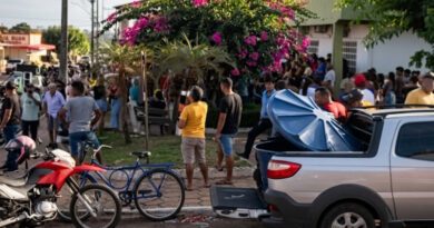 Moradores impedem prefeita de entrar na Prefeitura de Praia Norte; TJTO prorroga afastamento Moradores impedem prefeita de entrar na Prefeitura de Praia Norte; TJTO prorroga afastamento