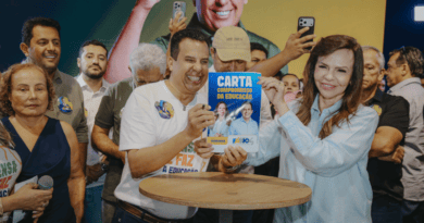 Dorinha firma compromisso de reestruturar carreira dos professores e ampliar bolsas do PROFE