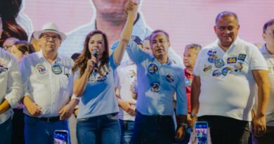 ‘Com essa governadora aqui, lugar de quem bate em mulher é na cadeia’, diz Dorinha em Araguaína ‘Com essa governadora aqui, lugar de quem bate em mulher é na cadeia’, diz Dorinha em Araguaína