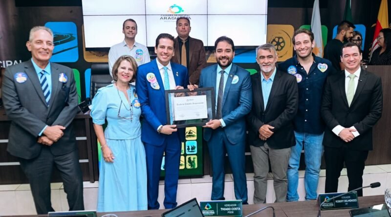Deputado estadual Olyntho recebe a maior honraria da Câmara Municipal de Araguaína