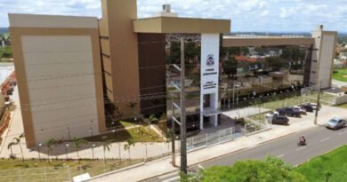 Justiça condena Facebook a reativar três redes sociais de estudante e pagar R$ 2,5 mil em Araguaína Justiça condena Facebook a reativar três redes sociais de estudante e pagar R$ 2,5 mil em Araguaína